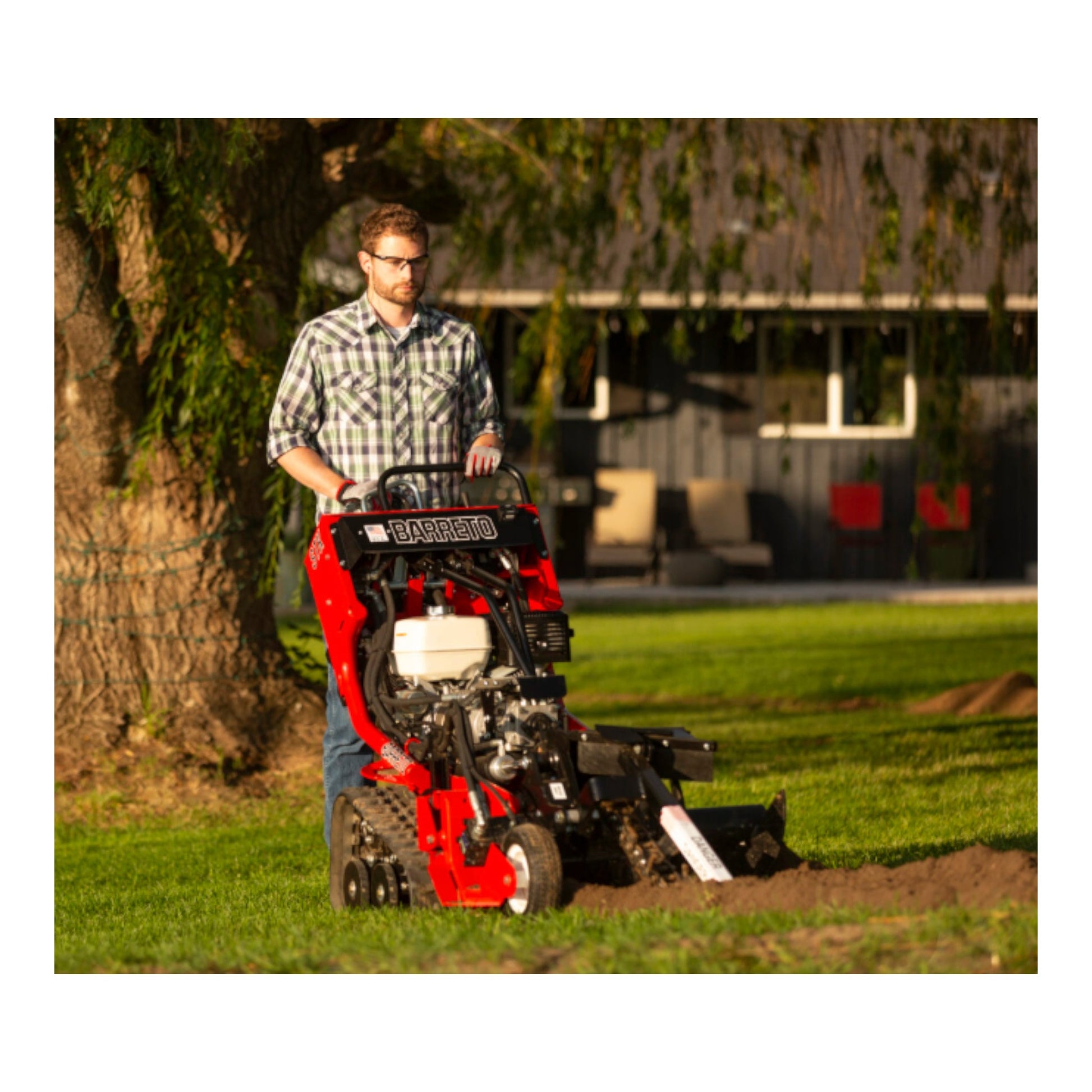 Barreto 1624STK Briggs & Stratton Vanguard 16 HP track trencher with hydraulic drive and 24–30 inch digging depth