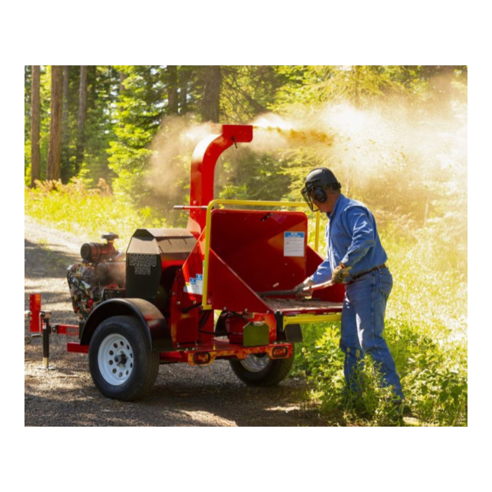 Barreto 3107C wood chipper with 31 HP engine, 7-inch chipping capacity, and heavy-duty hydraulic feed