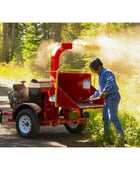Barreto 3107C wood chipper with 31 HP engine, 7-inch chipping capacity, and heavy-duty hydraulic feed