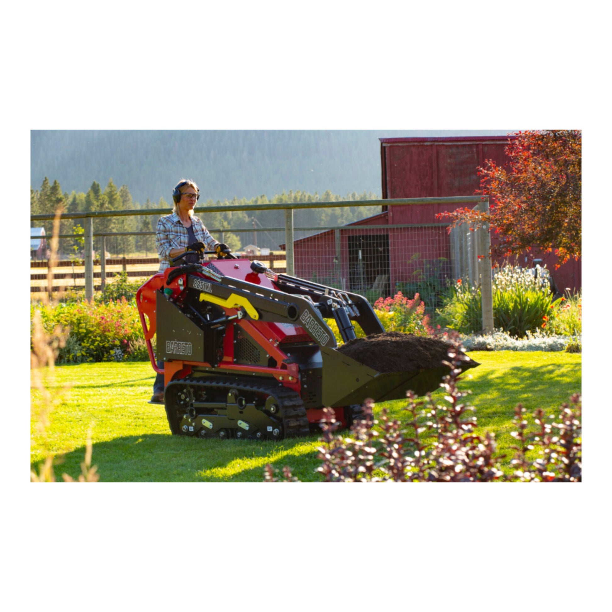 Barreto 825TKL mini track loader with 25 HP Kubota diesel engine and 976.5 lb operating capacity