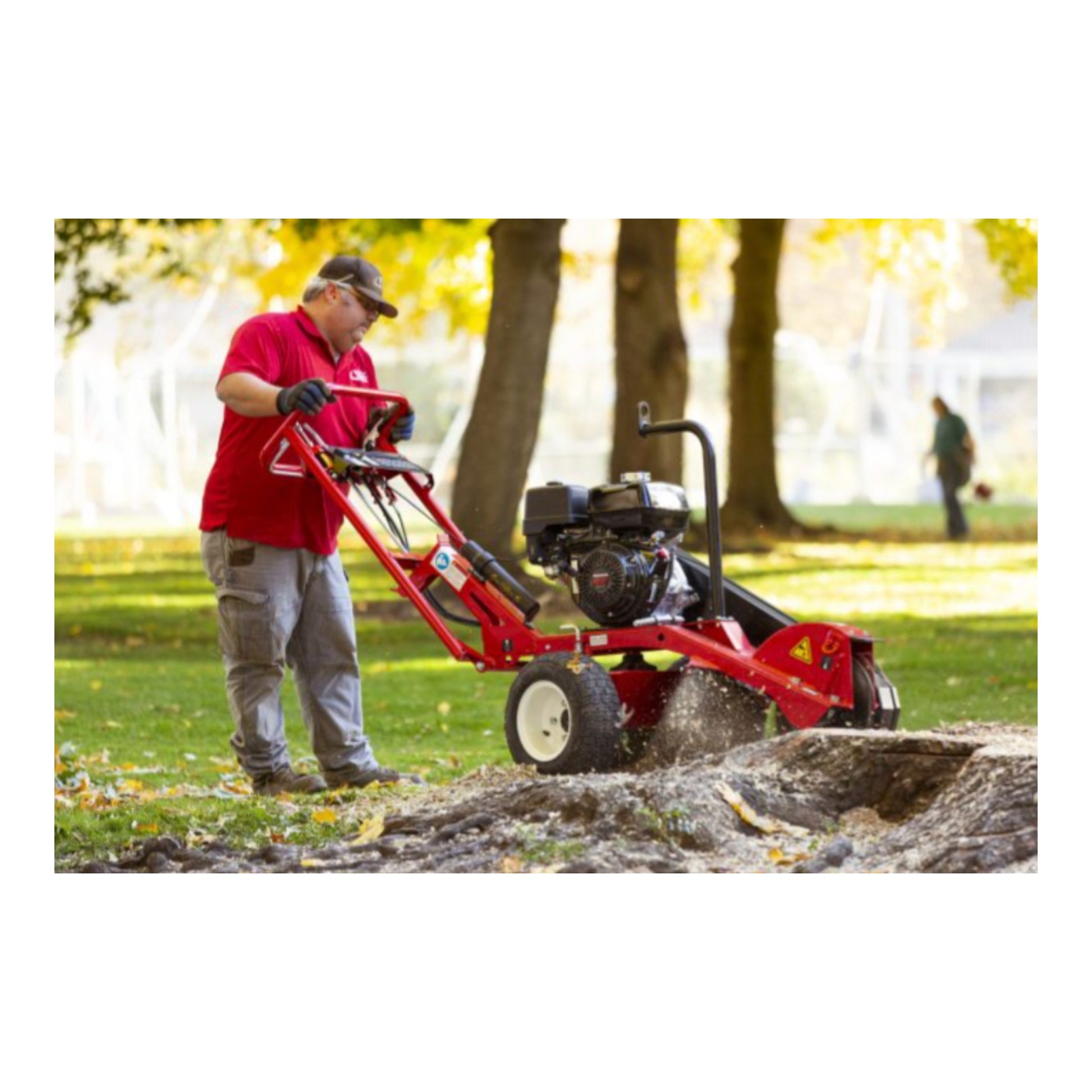 Barreto 13SGH/16SGB stump grinder with Honda engine, swivel cutting head, and heavy-duty carbide teeth