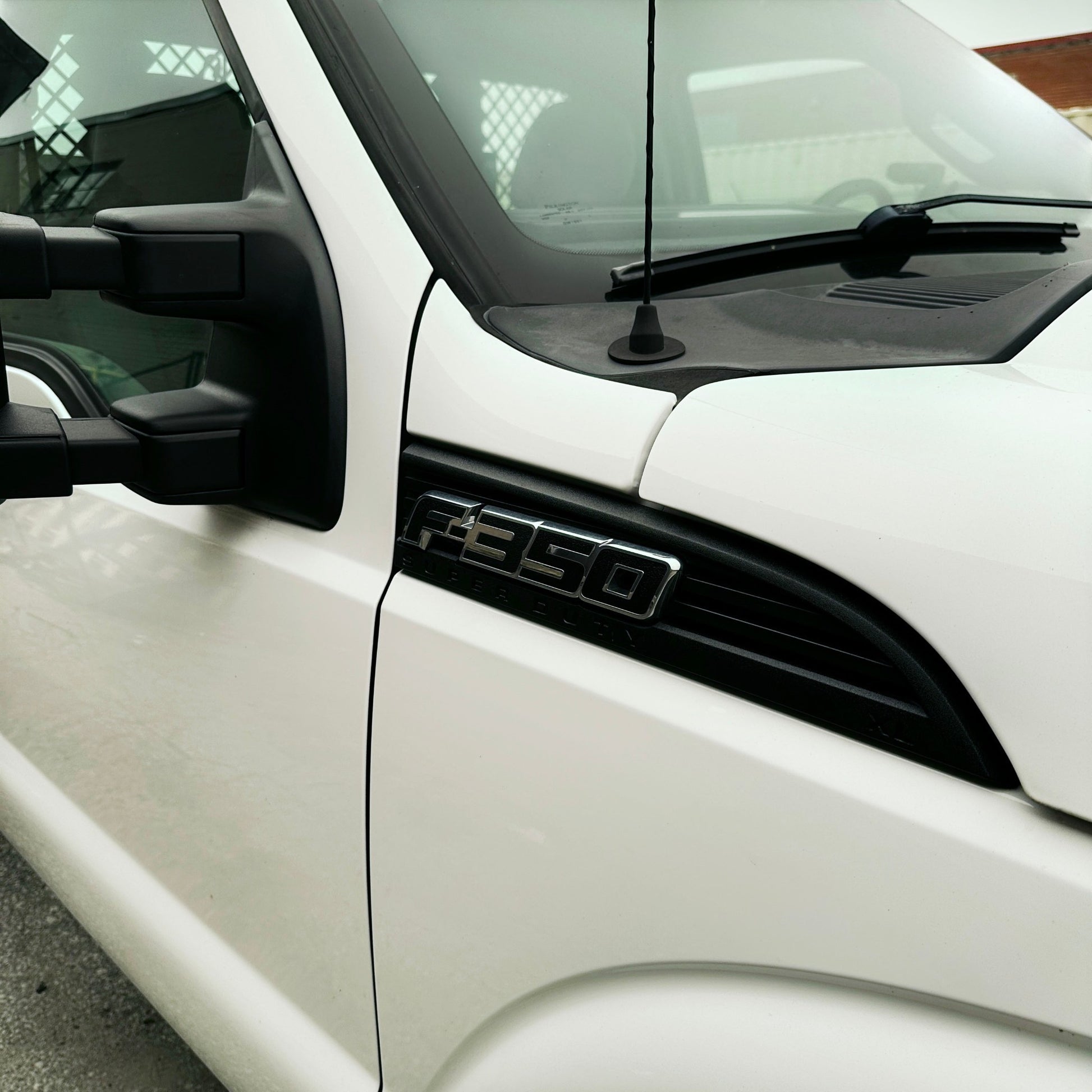 2012 Ford F-350 Flatbed Truck with Drop-Down Side Rails and Hydraulic Liftgate O