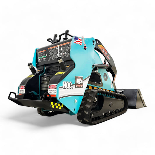 Chargeuse compacte sur chenilles Kubota HOCSV25H | Moteur diesel Kubota 25 ch | Hydraulique : 48 l/min à 212 bar | Capacité de levage : 1 200 kg | Largeur : 104 cm | Pression au sol : 25 bar