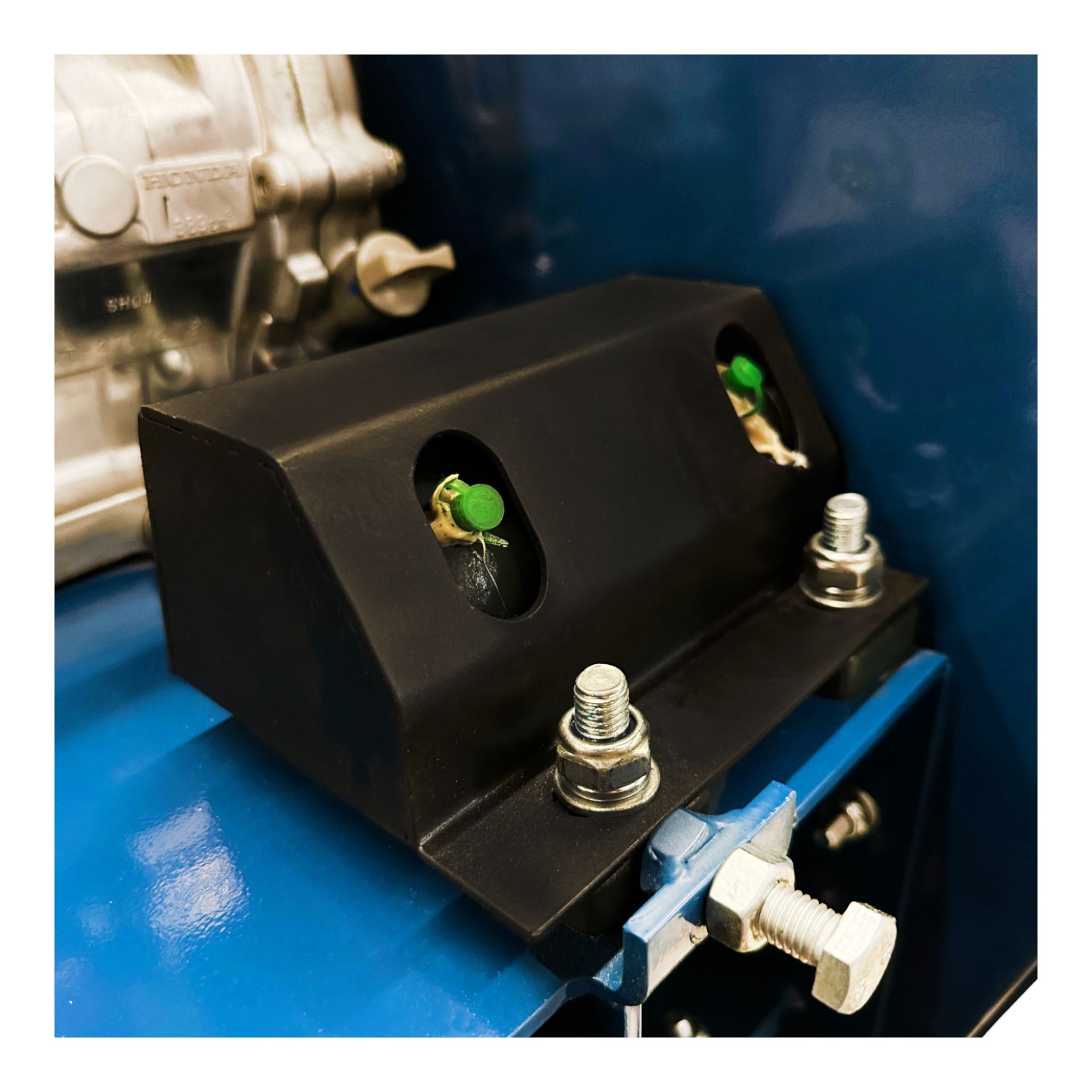 HOCTCR1500 Honda GX390 Trencher, 25 Inch Digging Depth, 27