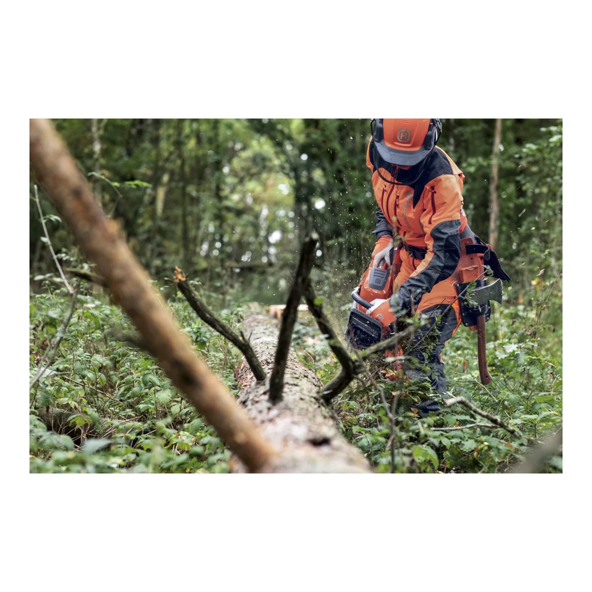 ハイノキ　１３０センチ Husqvarna 550XP Toy Chainsaw and PPE Kit