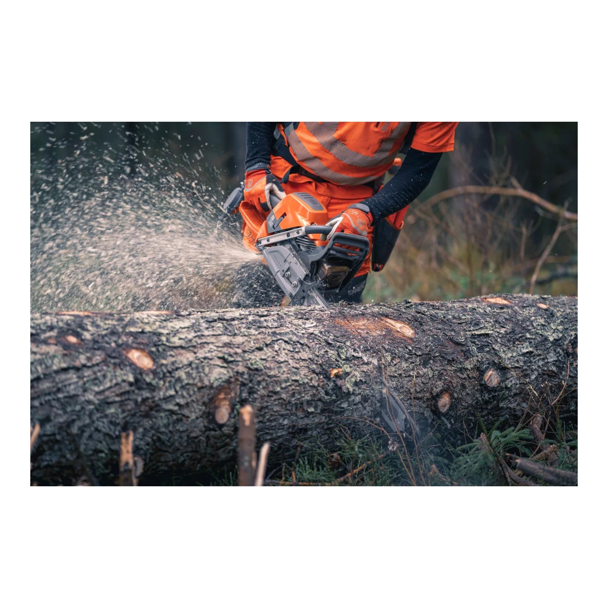 Husqvarna 592XP Gas Chainsaw — House Of Contractors Inc.
