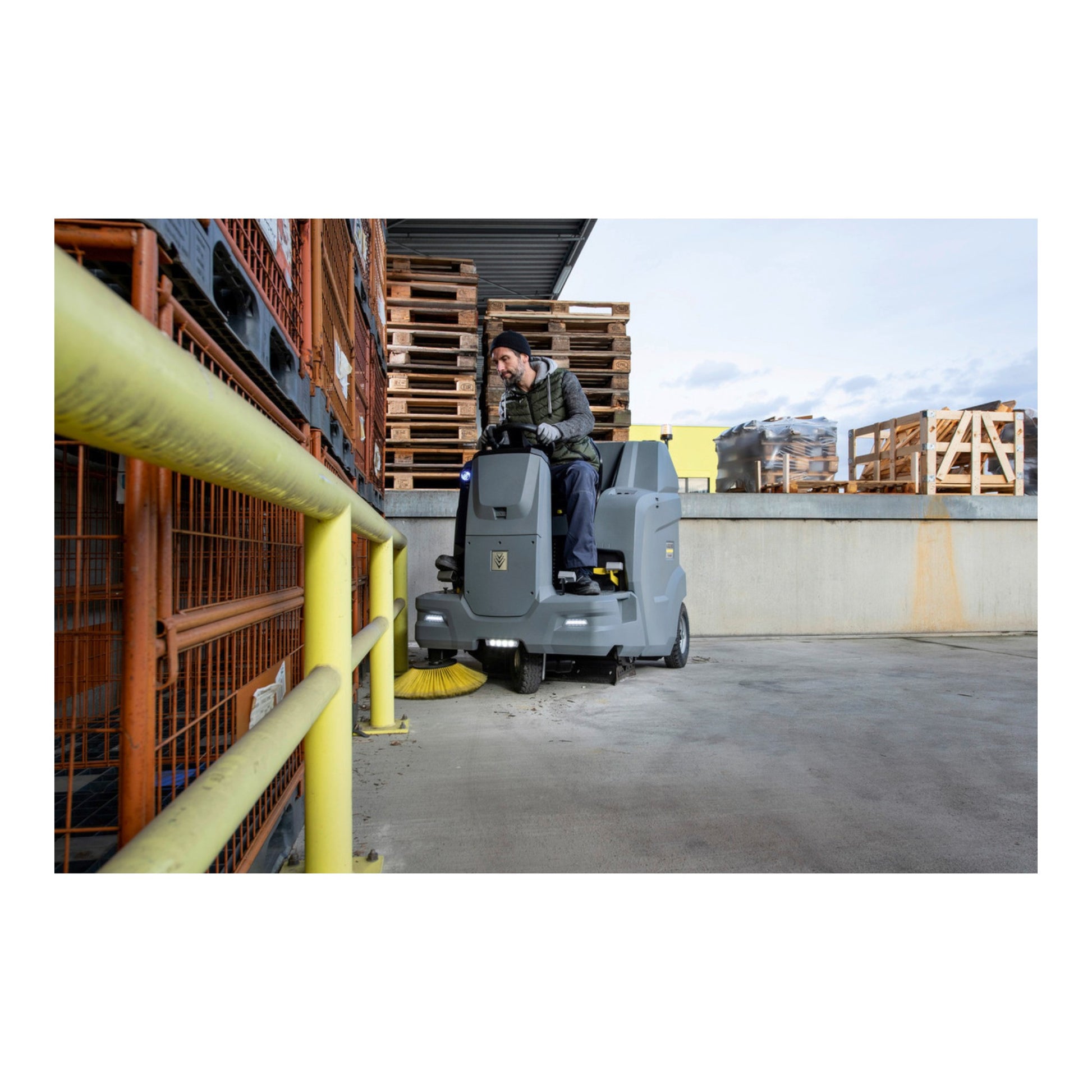 Kärcher KM 100/120 R Bp Ride-On Vacuum Sweeper E