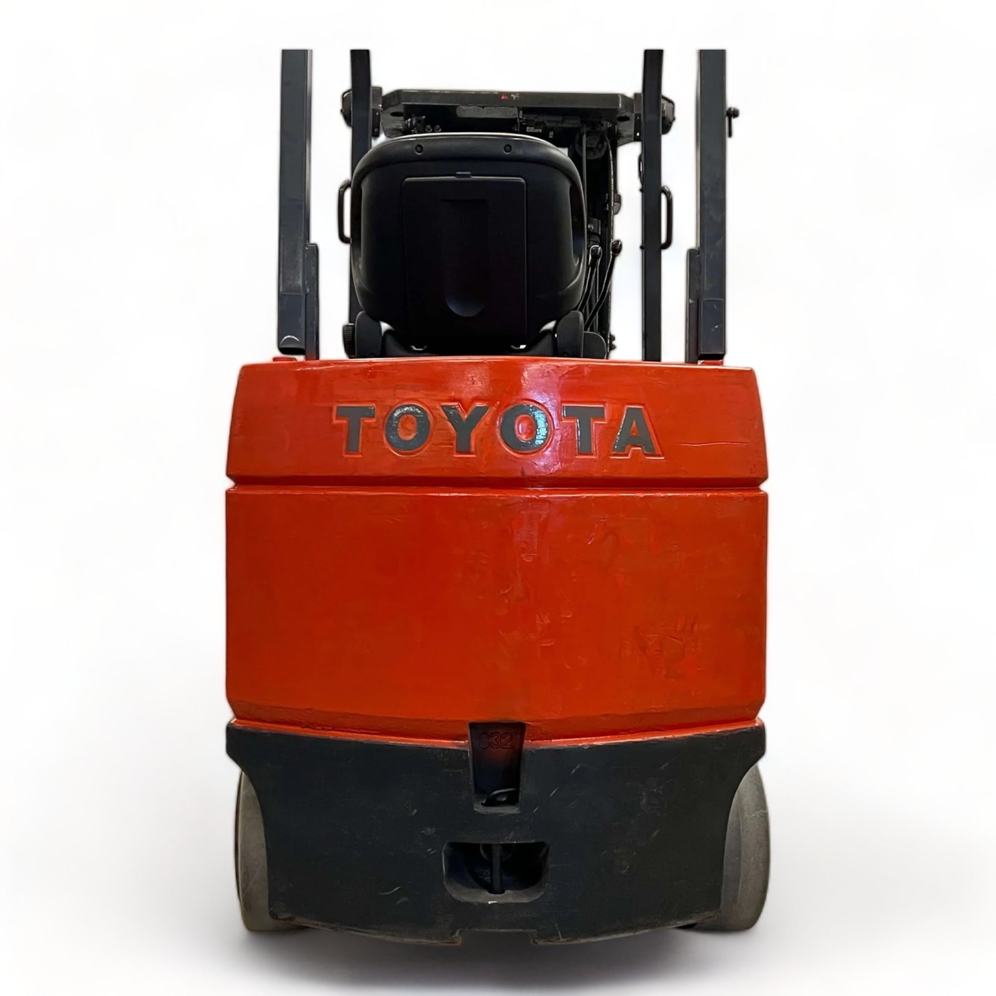 Toyota 7FBCU32 Electric Forklift 5720 lbs + 187'' Capacity