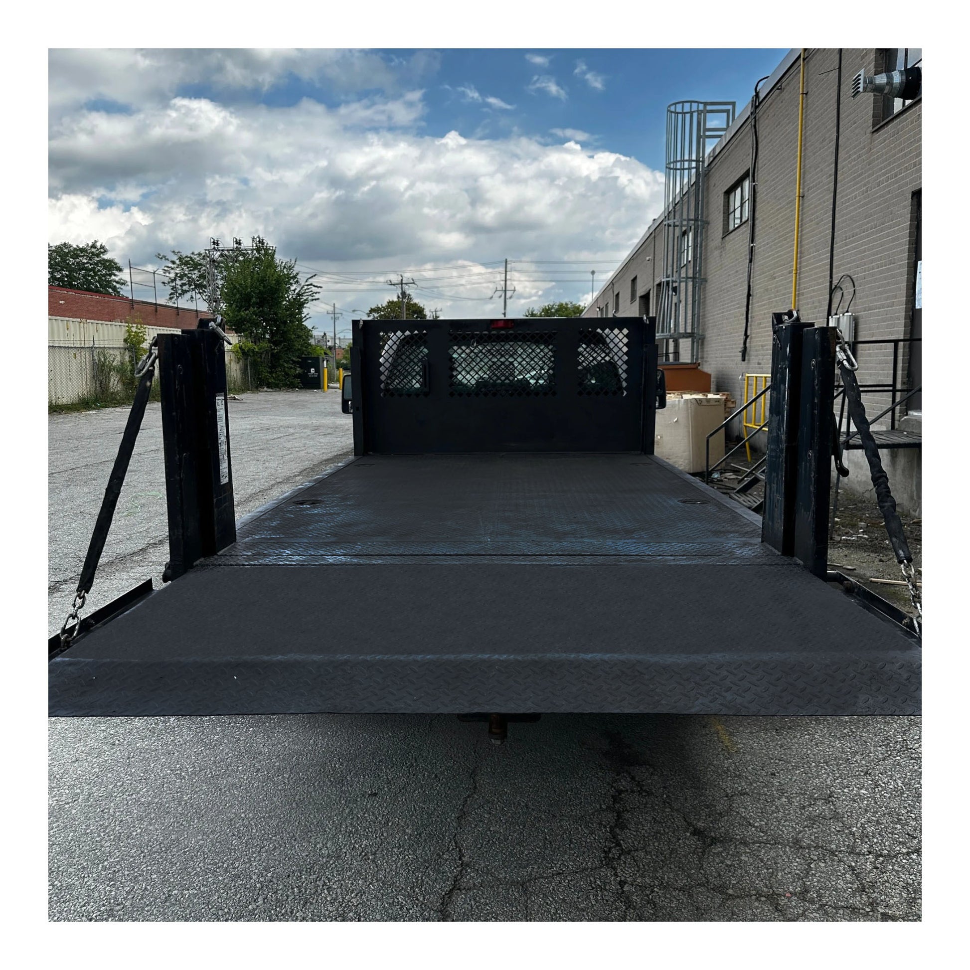 2012 Ford F-350 Flatbed Truck with Drop-Down Side Rails and Hydraulic Liftgate Z2